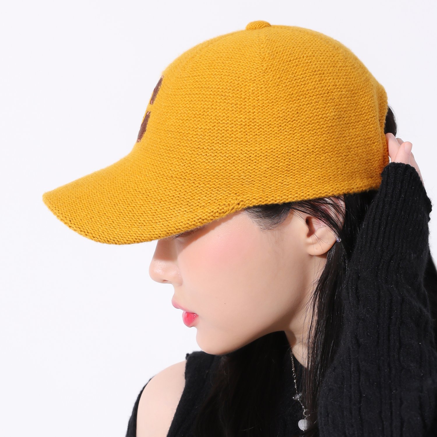 국내생산 여성 겨울 캡모자 부드러운 울 니트 볼캡 c로고 모자 상세 이미지 2